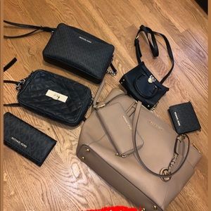 Selling all Michael Kors bags/wallets for cheap!